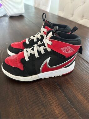 Air Jordan 1 Easy On Black White University Red